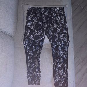 Slightly worn Old Navy Active athletic leggings